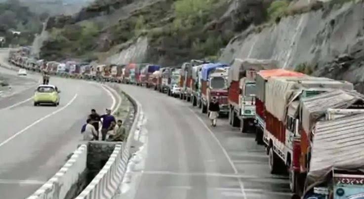 जम्मू-श्रीनगर राष्ट्रीय राजमार्ग पर यातायात बहाल