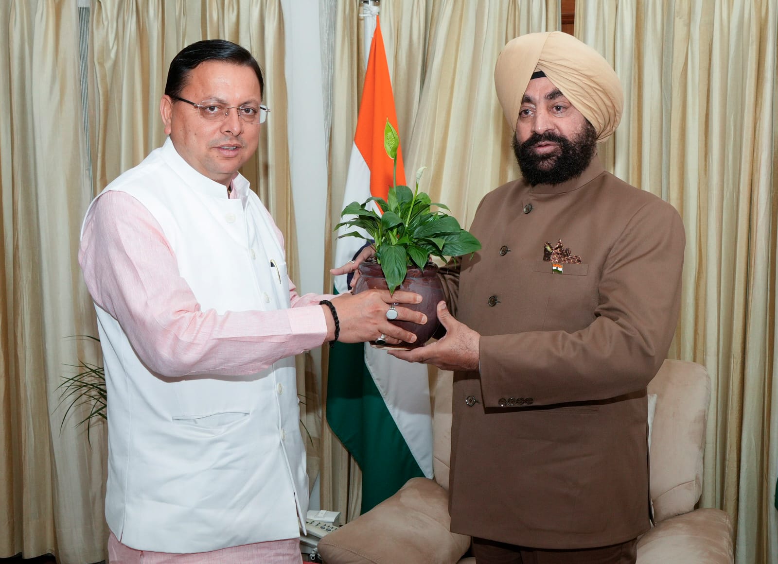 राज्यपाल और मुख्यमंत्री ने बैसाखी पर्व पर सभी प्रदेशवासियों को दी शुभकामनाएं