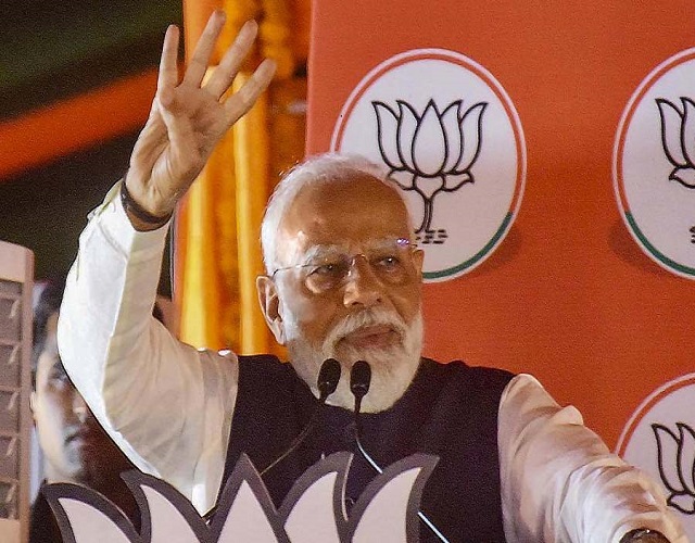 ममता बनर्जी ने फिर की रामनवमी रोकने की कोशिश, इस बार घुटने पर लाएंगे : पीएम मोदी