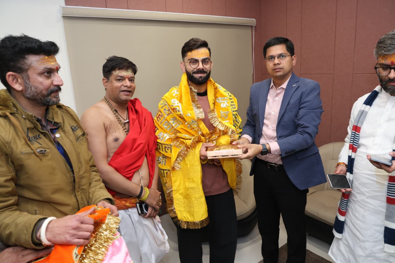 विराट कोहली एवं कुलदीप यादव ने किए महाकालेश्वर के भस्म आरती दर्शन