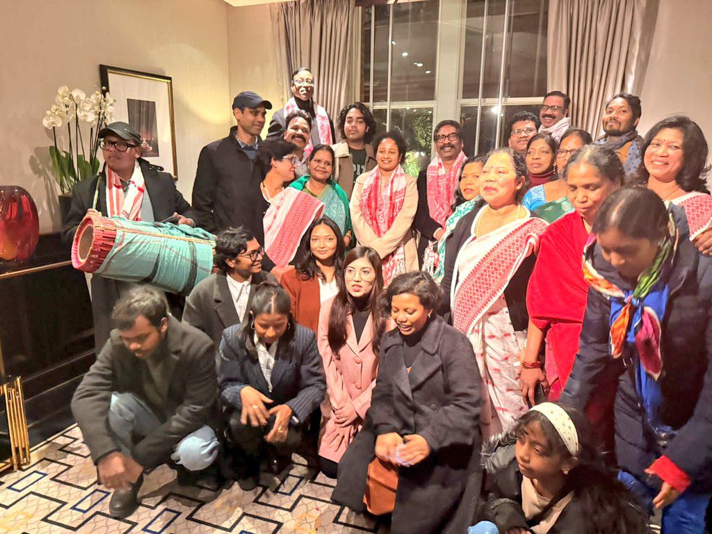 मुख्यमंत्री हेमन्त सोरेन और विधायक कल्पना देर रात दावोस से पहुंचे लंदन