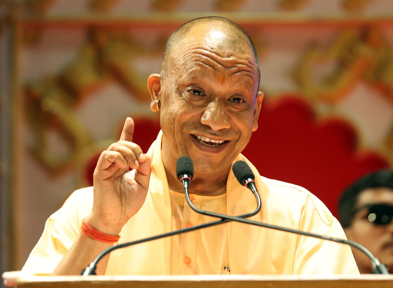 प्रधामंत्री मोदी ने दी मुख्यमंत्री योगी को जन्मदिन की बधाई, बधाइयों का तांता