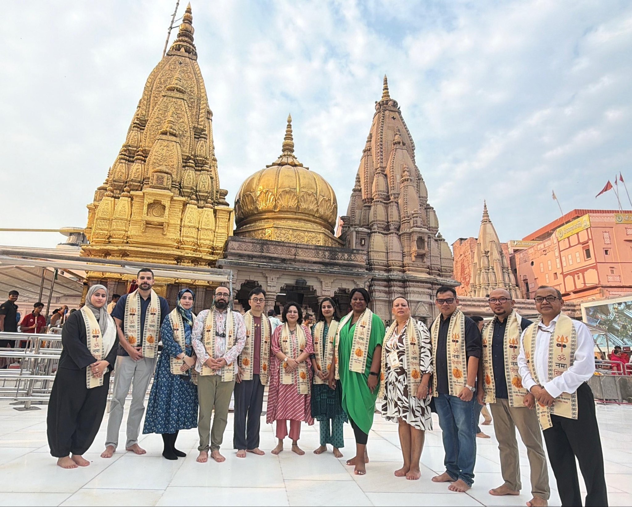 ब्रिक्स सीडब्ल्यूजी के प्रतिनिधियों ने काशी विश्वनाथ मंदिर में किया दर्शन पूजन