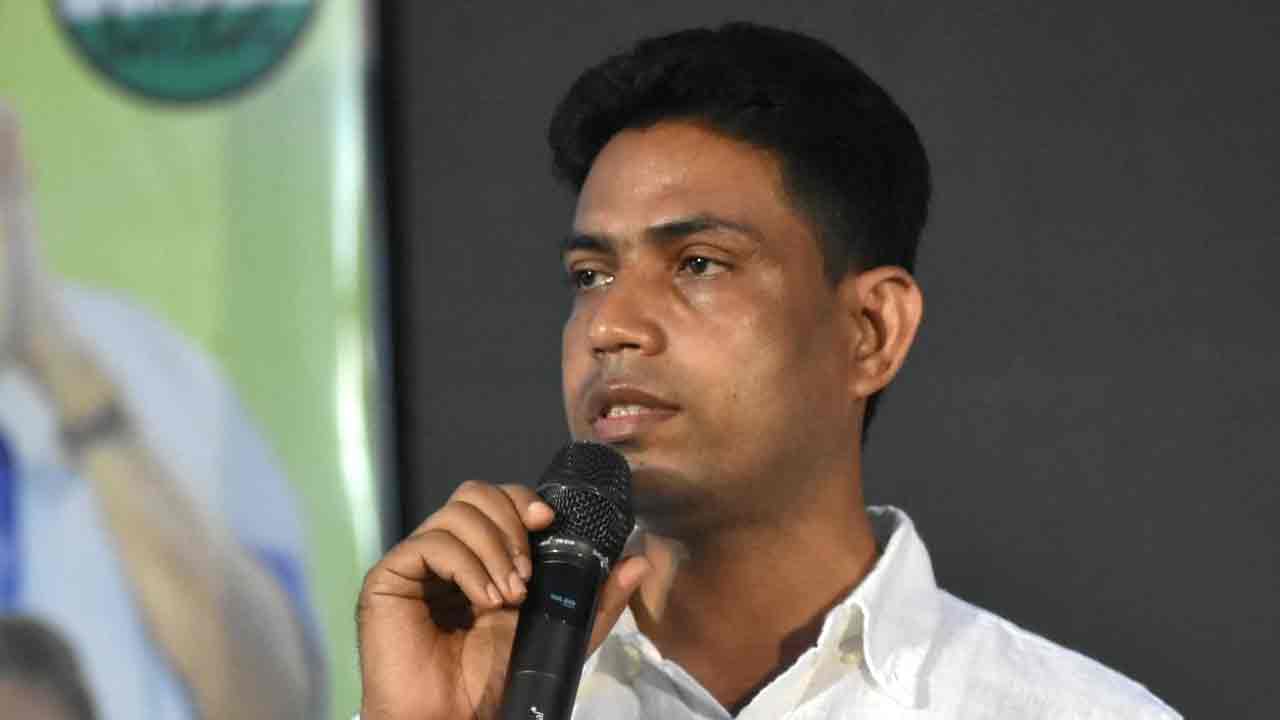 देश छाेड़ने की फिराक में था तृणमूल नेता जहांगीर खान, एसटीएफ ने नेपाल बॉर्डर पर दबाेचा