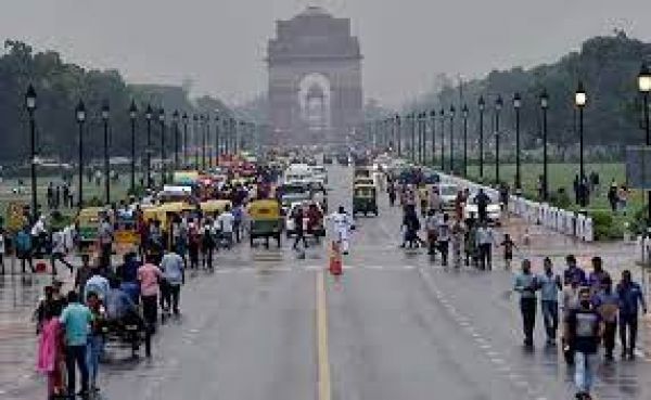  Delhi records minimum temperature of 24.6 deg C, light rain likely during day