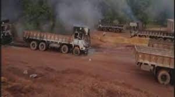Chhattisgarh: Maoists torch vehicles engaged in mining work