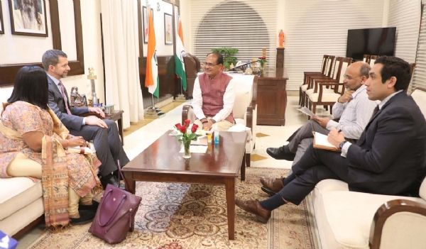 यूएस के कॉन्सुलेट जनरल हेंकी ने की भोपाल के कुदरती सौंदर्य की तारीफ