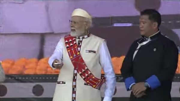 प्रधानमंत्री ने अरुणाचल प्रदेश में पहले ग्रीनफील्ड हवाई अड्डे का उद्घाटन किया