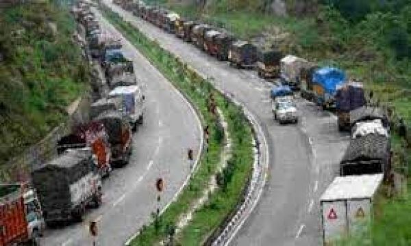 जम्मू-श्रीनगर राष्ट्रीय राजमार्ग पर यातायात सामान्य