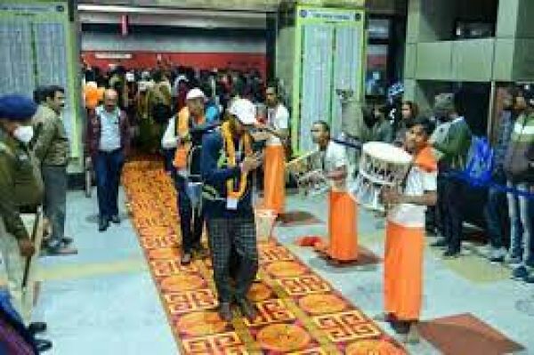 काशी तमिल संगमम में भाग लेने के लिए तमिलनाडु का दूसरा जत्था पहुंचा काशीकाशी तमिल संगमम में भाग लेने के लिए तमिलनाडु का दूसरा जत्था पहुंचा काशी