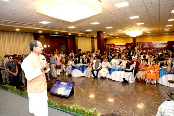 अपनी संस्कृति, परम्परा और आतिथ्य सत्कार से इंदौर दुनिया का दिल जीतेगाः शिवराज