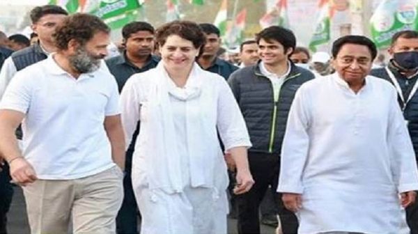 मप्र में भारत जोड़ो यात्रा में परिवार के साथ प्रियंका गांधी वाड्रा भी हुईं शामिल