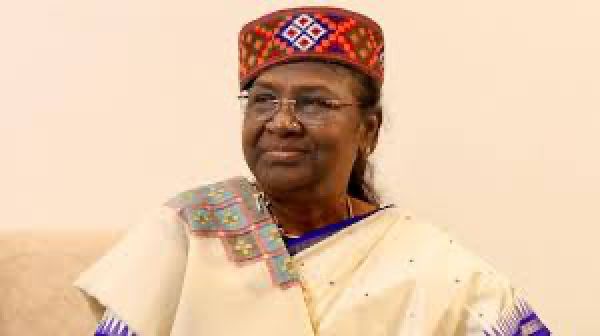 राष्ट्रपति मुर्मू रविवार को विशापत्तनम में नौसेना की युद्धक क्षमता का प्रदर्शन देखेंगी