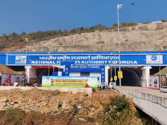 केन्द्रीय मंत्री गडकरी ने मप्र की सबसे लंबी सुरंग का किया लोकार्पण