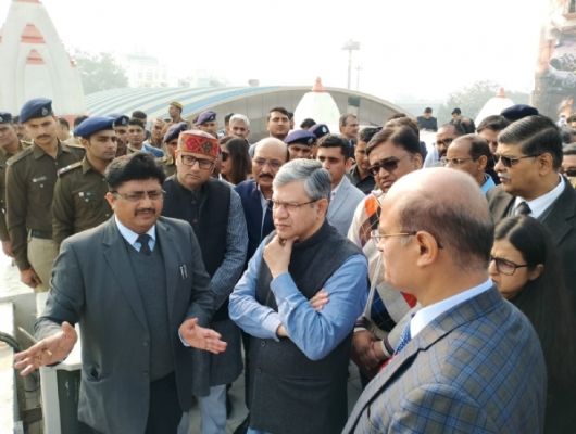 वाराणसी जंक्शन को बनाएंगे वर्ल्ड क्लास का स्टेशनः रेलमंत्री