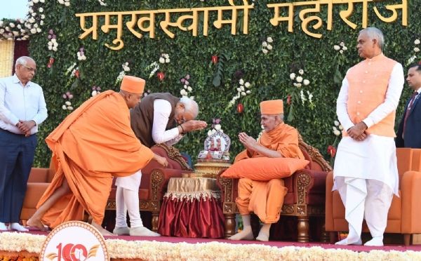 देव भक्ति व देश भक्ति को समान समझते थे प्रमुख स्वामी: नरेन्द्र मोदी