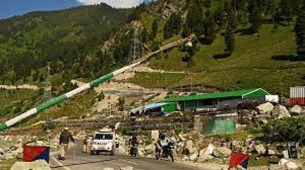 अंतरराष्ट्रीय सीमा से एक किलोमीटर की दूरी तक रात नौ बजे से सुबह छह बजे तक रहेगा कर्फ्यू