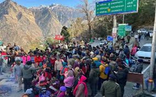 जोशीमठ में भूगर्भीय हलचल से दहशत, मुख्यमंत्री आज लेंगे जायजा, ओएनजीसी से सहयोग पर सहमति