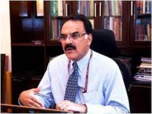 वक्फ बोर्ड के कर्मचारियों ने दिल्ली सचिवालय के बाहर किया प्रदर्शन