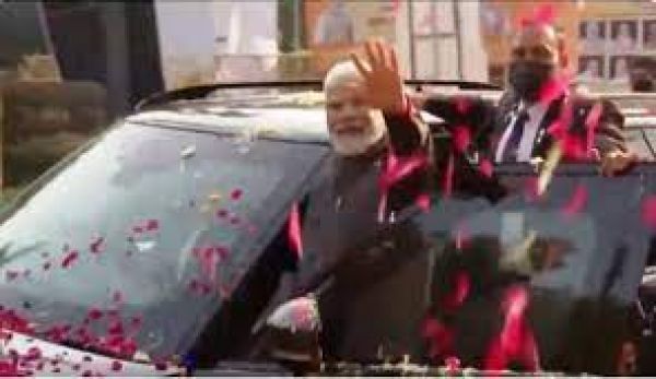 भाजपा की अहम बैठक से पहले प्रधानमंत्री मोदी का दिल्ली में मेगा रोड शो किया