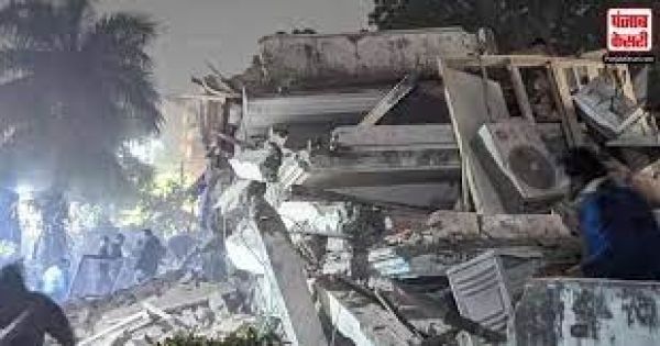 लखनऊ में इमारत गिरी, मलबे से 12 घंटे में 13 लोगों को जिंदा निकाला गया