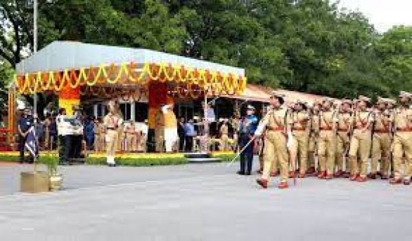 अमित शाह ने आईपीएस प्रोबेशनर्स की पासिंग आउट परेड का निरीक्षण किया