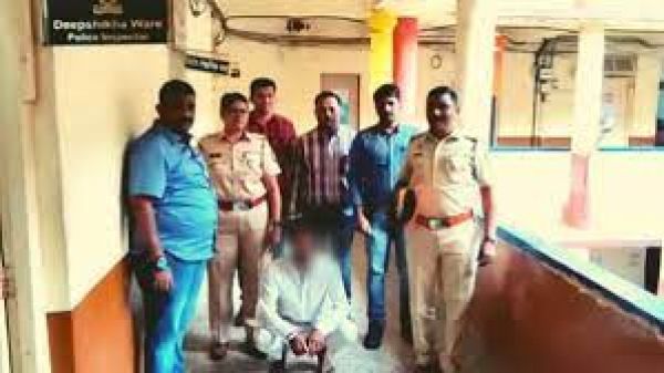 कांदिवली में बांग्लादेशी नागरिक गिरफ्तार