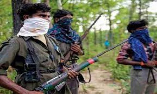 माओवादियों ने दी तीन लोगों को मौत की सजा की चेतावनी