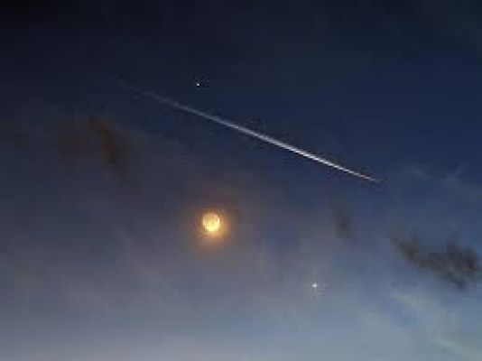 आसमान में आज शाम को जोड़ी बनाते नजर आएंगे बृहस्पति और शुक्र