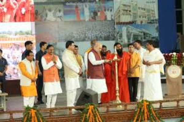 अमित शाह ने किया पतंजलि विश्वविद्यालय के नवनिर्मित भवन का लोकार्पण