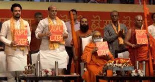 विश्वसनीयता की चुनौती को जो स्वीकार करेगा, वही देशवासियों के दिलों पर राज करेगा: राजनाथ सिंह