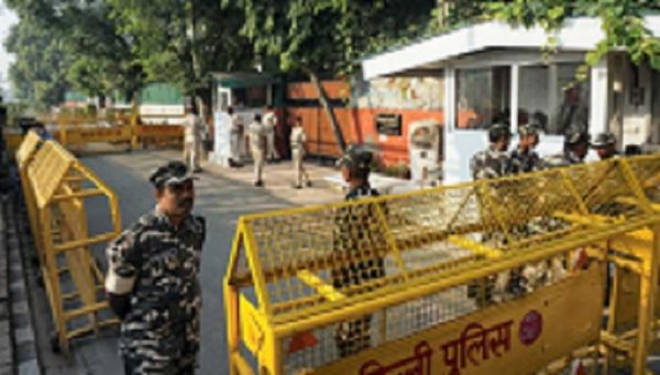 अरविंद केजरीवाल 11 बजे पेश होंगे सीबीआई के सामने, एजेंसी के मुख्यालय के बाहर सुरक्षा बढ़ाई गई