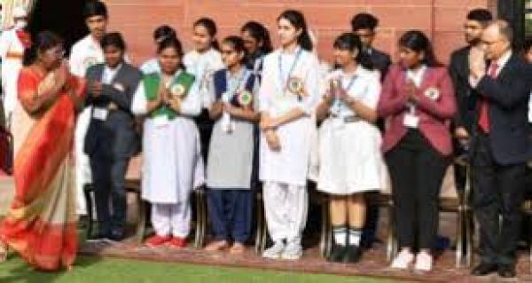 राज्यपाल ने राष्ट्रपति को चारधाम यात्रा का दिया निमंत्रण