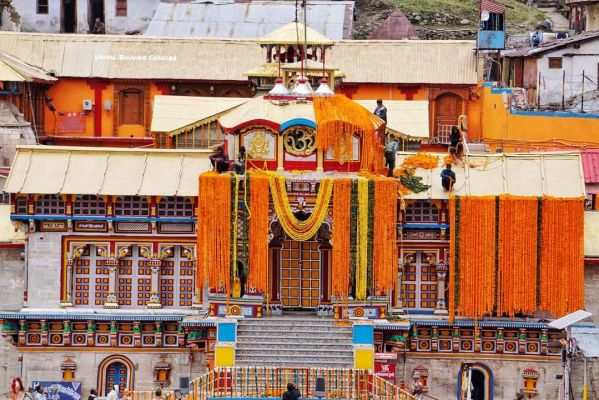 उत्तराखंड: बदरीनाथ धाम के कपाट खोलने की तैयारियां पूरी,कल सुबह खुलेंगे बाबा के कपाट