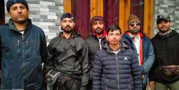 हिमाचल: रास्ता भटके 5 पर्यटक सुरक्षित कसोल पहुंचाए गए