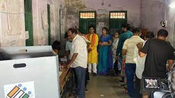 झारसुगुडा उप चुनाव के लिए मतदान शुरू