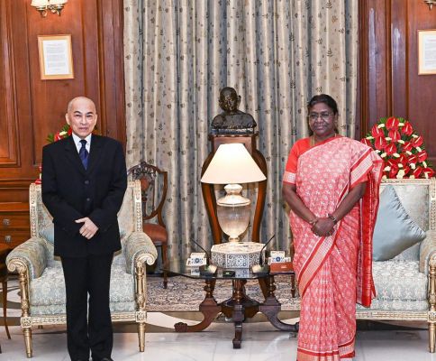 राष्ट्रपति द्रौपदी मुर्मू ने कंबोडिया के राजा नोरोडोम सिहामोनी से की मुलाकात, सांस्कृतिक और सभ्यतागत जुड़ाव बढ़ाने पर चर्चा