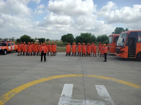 चक्रवाती तूफान: भारत-पाकिस्तान के बीच के क्षेत्र की ओर बिपरजोय का रुख, जखौ बंदरगाह पर बढ़ा खतरा