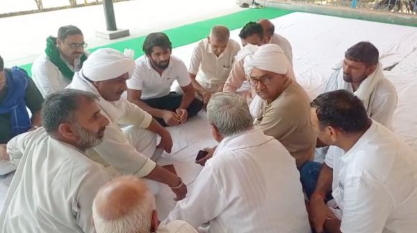 महापंचायत में साक्षी मलिक का ऐलान, तभी खेलेंगे एशियन गेम्स जब सुलझेगा मुद्दा