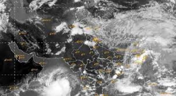 अरब सागर में उठे चक्रवात बिपरजॉय का भारत में तूफानी असर, समुद्र में ऊंची लहरें, तटीय क्षेत्र में बारिश शुरू