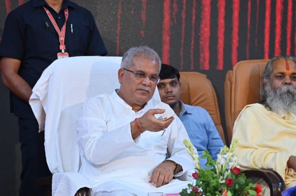 रायपुर : मुख्यमंत्री श्री भूपेश बघेल ने बालवाड़ी योजना के दूसरे चरण में 4318 बालवाड़ियों का शुभारंभ किया