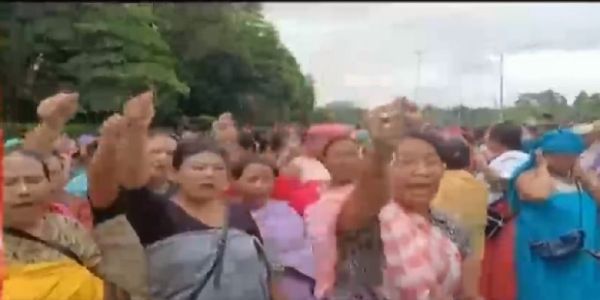 इस्तीफा देने निकले मणिपुर के मुख्यमंत्री एन बीरेन सिंह को वापस आवास लौटना पड़ा