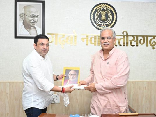 मुख्यमंत्री से सिरपुर विशेष क्षेत्र विकास प्राधिकरण के  अध्यक्ष श्री जग्गी ने की सौजन्य मुलाकात