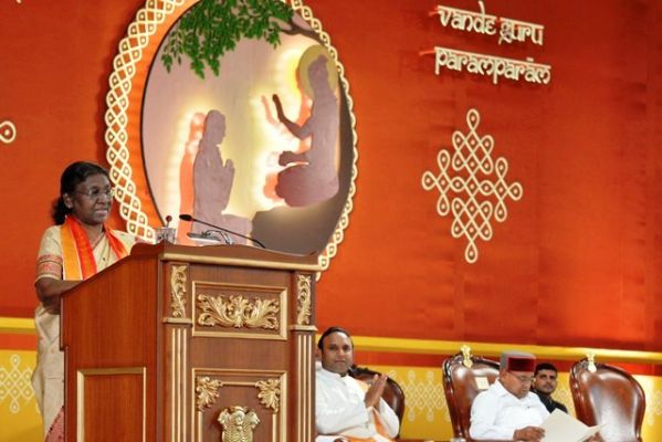 छात्रों को उनकी रुचि के अनुसार करियर चुनने में मदद करें अभिभावक : राष्ट्रपति