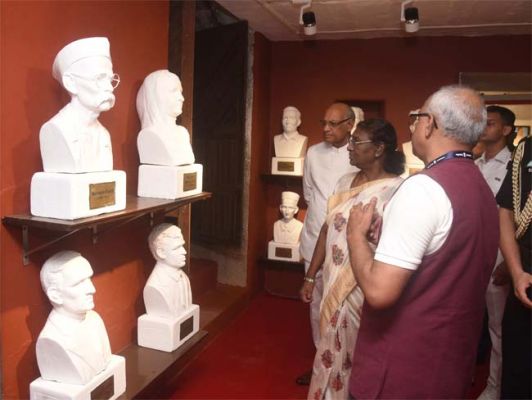 आजादी की लड़ाई में आदिवासी समाज का अत्यधिक योगदान : राष्ट्रपति मुर्मू