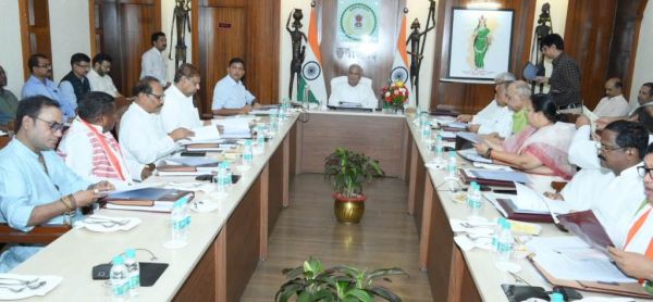 भूपेश केबिनेट से एक मंत्री की छुट्टी... क्या मरकाम को मिलेगी जगह...