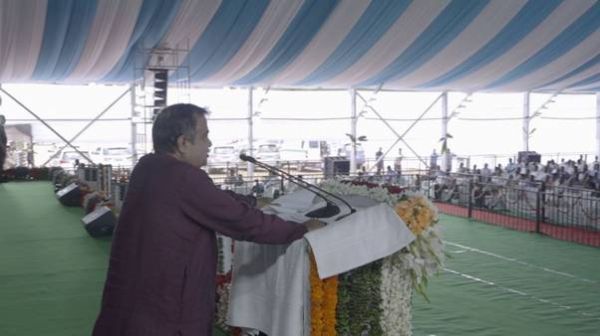 गडकरी ने आंध्र प्रदेश में 2,900 करोड़ रुपये की 3 एनएच परियोजनाओं की आधारशिला रखी