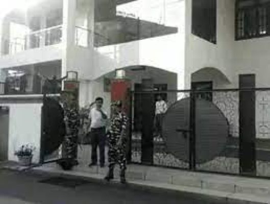 केंद्रीय आयकर विभाग की टीम ने इस्पात कारोबारी और रेलवे ठेकेदार के यहां दी दबिश