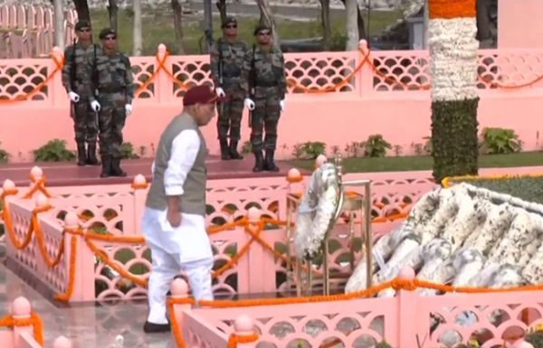 कारगिल युद्ध के नाम पर पाकिस्तान ने हमारी पीठ में खंजर घोंपा था: राजनाथ