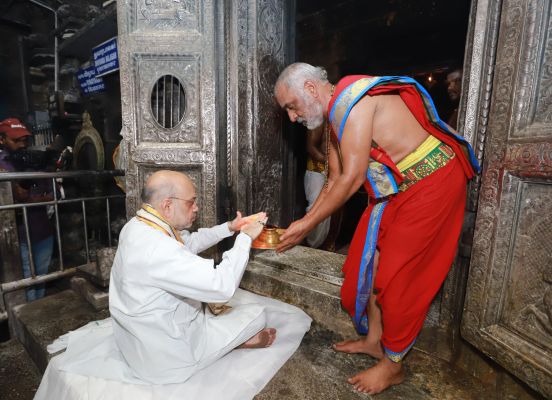 केंद्रीय गृह मंत्री अमित शाह ने रामेश्वरम मंदिर में राष्ट्र की खुशहाली व समृद्धि के लिए की प्रार्थना